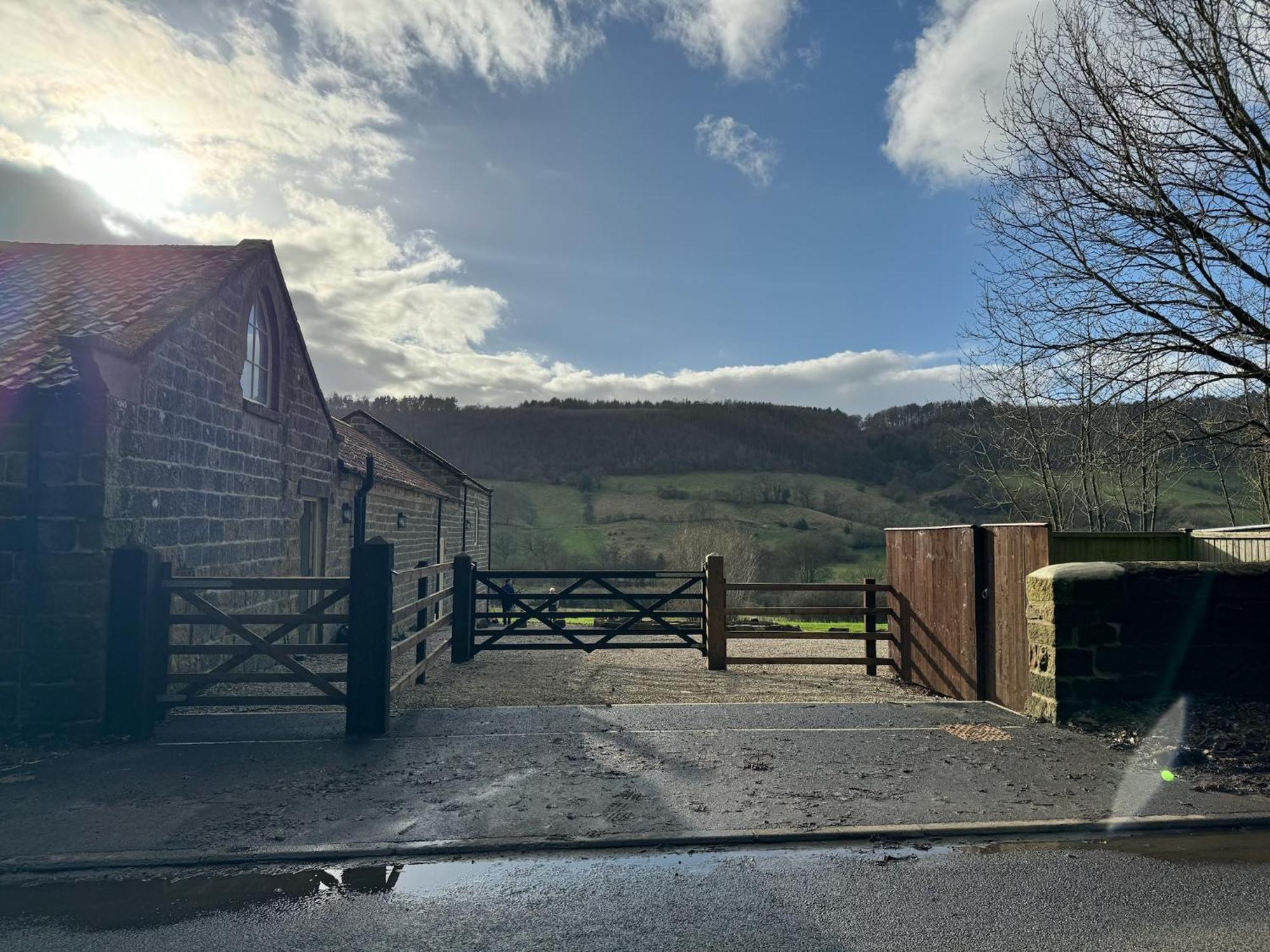 Luxury Glamping In North Yorkshire National Park & Coastal Area 호텔 스카버러 외부 사진